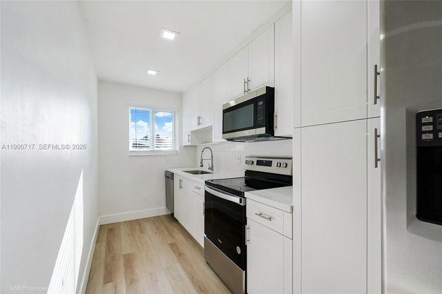 2820 NW 95th St 2, Miami, FL 33147