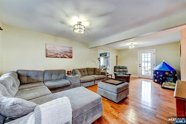 50 Winifred Drive, Totowa, NJ 07512