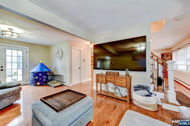 50 Winifred Drive, Totowa, NJ 07512