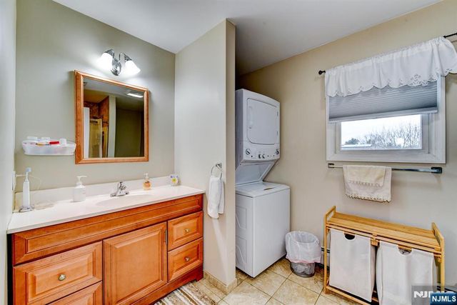 50 Winifred Drive, Totowa, NJ 07512