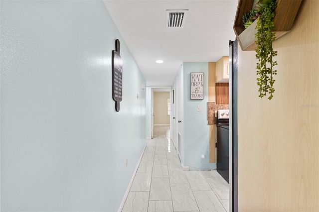 4702 CHRISTA COURT 345, Tampa, FL 33614