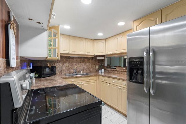 4702 CHRISTA COURT 345, Tampa, FL 33614