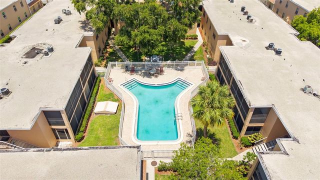 4702 CHRISTA COURT 345, Tampa, FL 33614