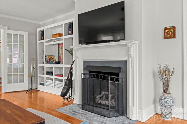 60 Austin Avenue, Asheville, NC 28801