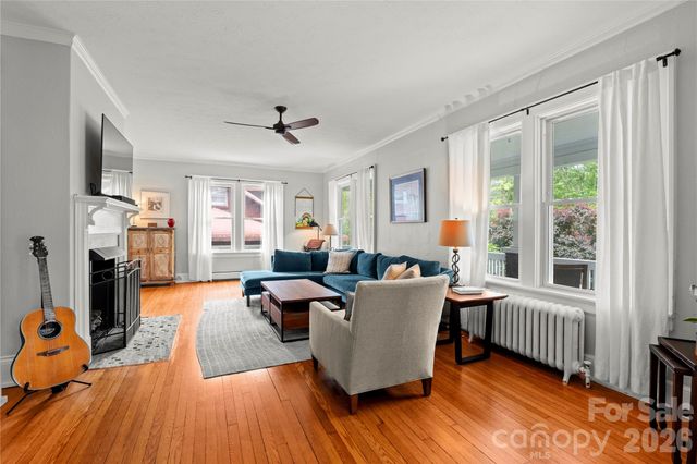 60 Austin Avenue, Asheville, NC 28801