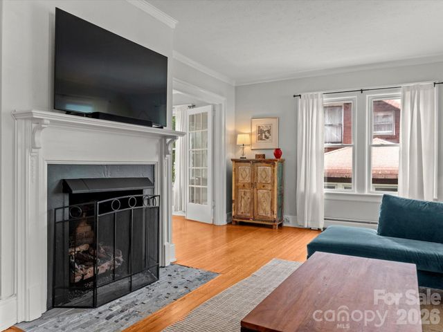 60 Austin Avenue, Asheville, NC 28801