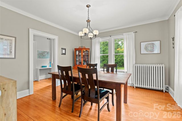 60 Austin Avenue, Asheville, NC 28801