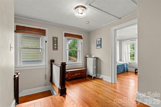 60 Austin Avenue, Asheville, NC 28801