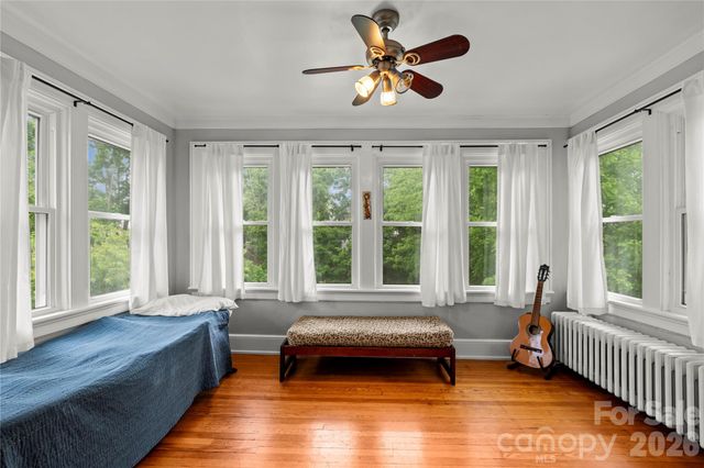 60 Austin Avenue, Asheville, NC 28801