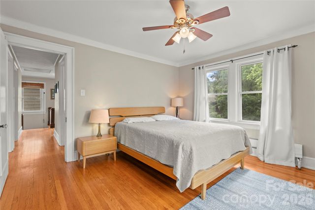 60 Austin Avenue, Asheville, NC 28801