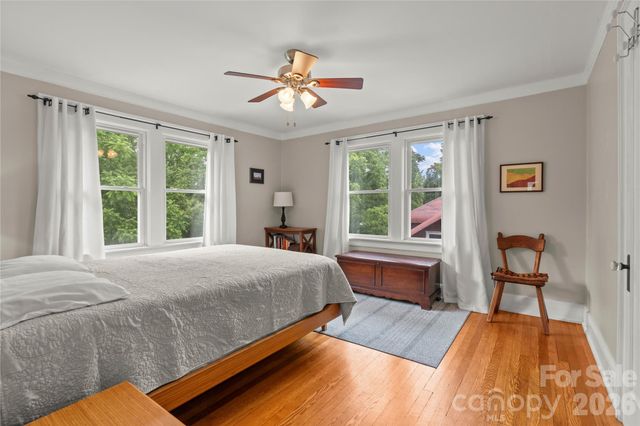 60 Austin Avenue, Asheville, NC 28801