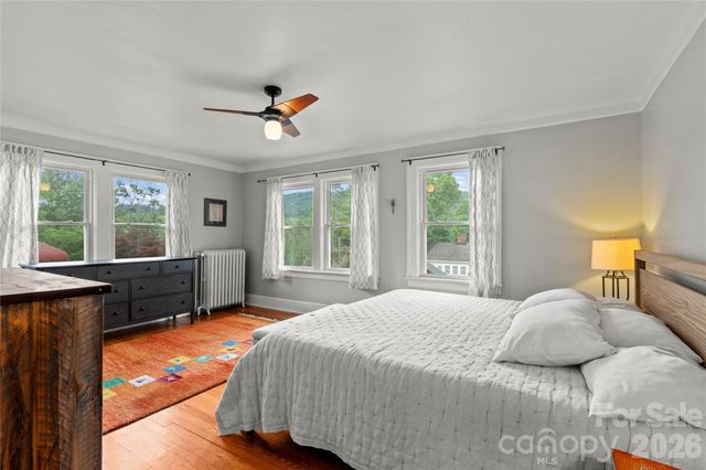 60 Austin Avenue, Asheville, NC 28801