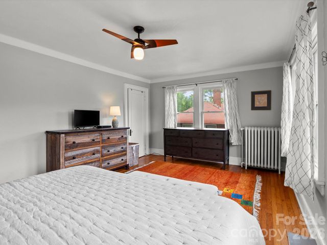 60 Austin Avenue, Asheville, NC 28801