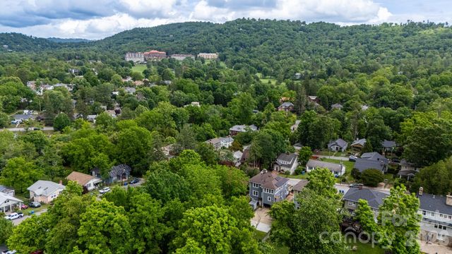 60 Austin Avenue, Asheville, NC 28801