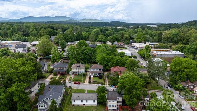 60 Austin Avenue, Asheville, NC 28801