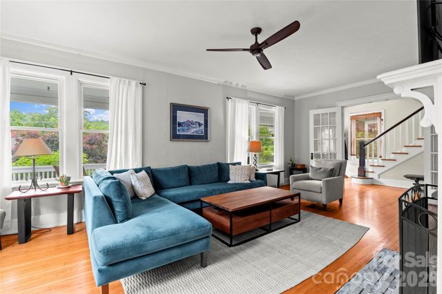 60 Austin Avenue, Asheville, NC 28801