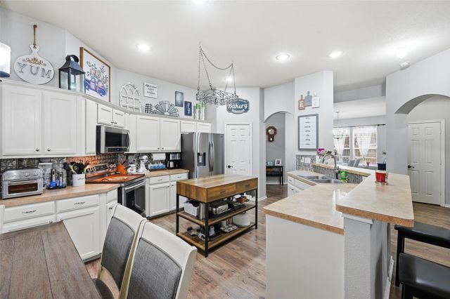 8609 Corral Circle, Fort Worth, TX 76244