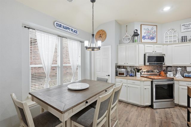 8609 Corral Circle, Fort Worth, TX 76244