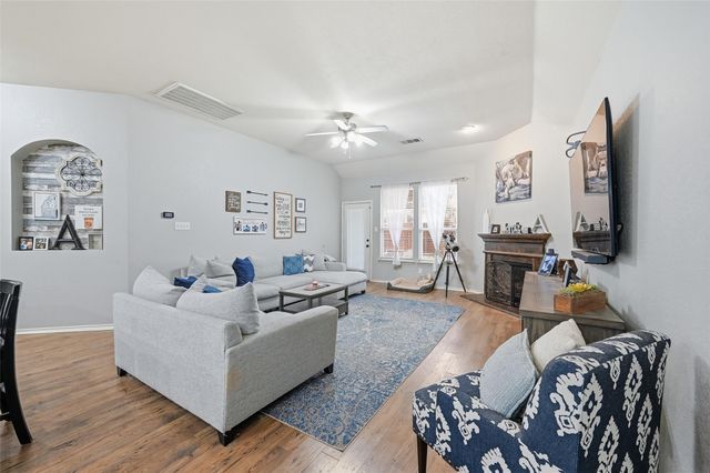 8609 Corral Circle, Fort Worth, TX 76244