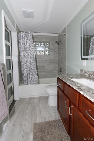 912 Tree Trails Lane, Fenton, MO 63026