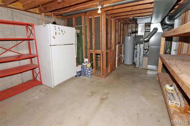 912 Tree Trails Lane, Fenton, MO 63026