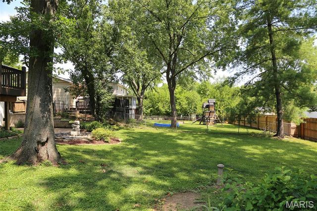 912 Tree Trails Lane, Fenton, MO 63026
