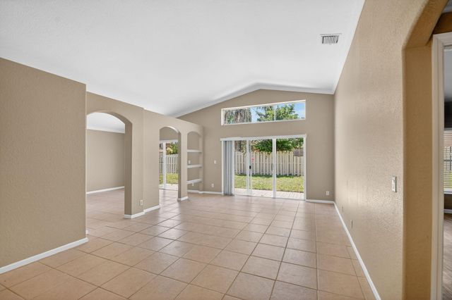 3746 Torres Circle, West Palm Beach, FL 33409