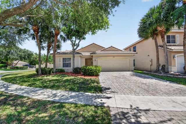 3746 Torres Circle, West Palm Beach, FL 33409