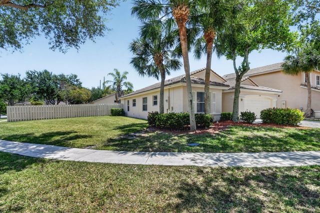 3746 Torres Circle, West Palm Beach, FL 33409