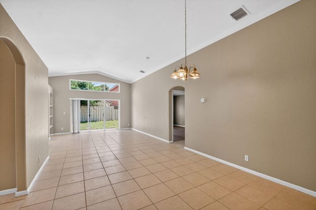 3746 Torres Circle, West Palm Beach, FL 33409