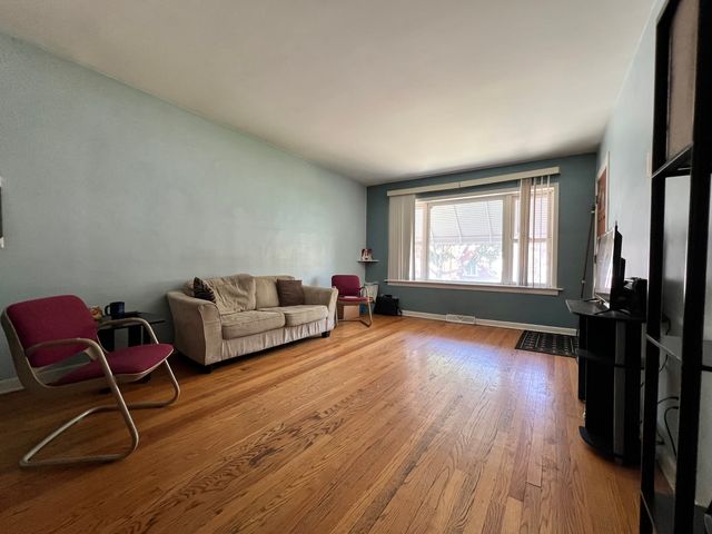 2715 Oak Park Avenue, Berwyn, IL 60402