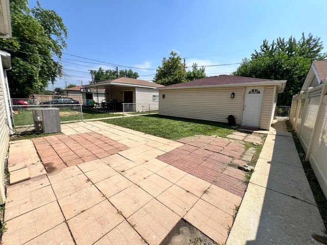 2715 Oak Park Avenue, Berwyn, IL 60402