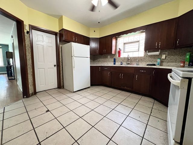 2715 Oak Park Avenue, Berwyn, IL 60402