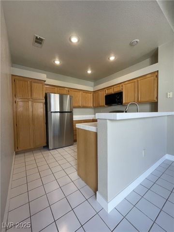 5155 TROPICANA Avenue 2079, Las Vegas, NV 89103