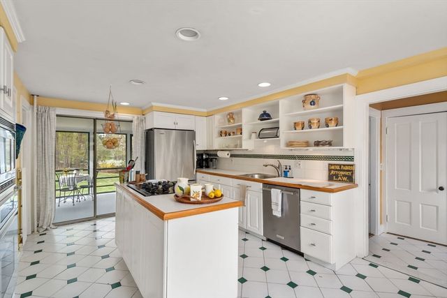 187 Mill St, Framingham, MA 01701
