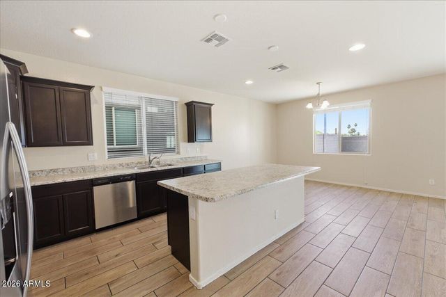 7119 W GOLDEN Lane, Peoria, AZ 85345