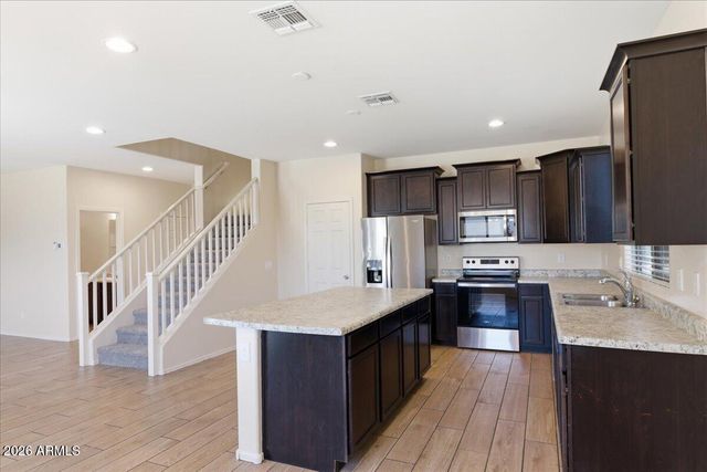 7119 W GOLDEN Lane, Peoria, AZ 85345