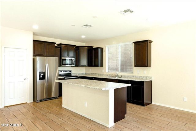 7119 W GOLDEN Lane, Peoria, AZ 85345
