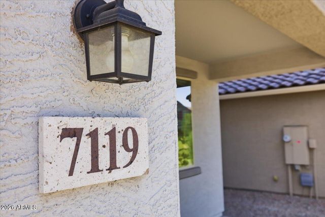 7119 W GOLDEN Lane, Peoria, AZ 85345