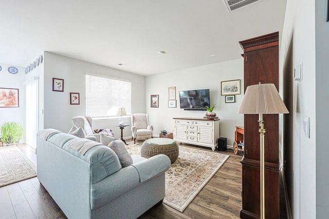 2115 Ridgedale Dr., Conway, SC 29526