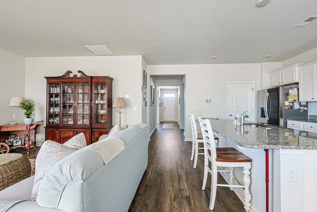 2115 Ridgedale Dr., Conway, SC 29526