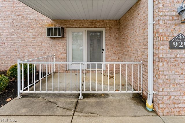 929 Auburn Hills Drive 1, Boardman, OH 44512