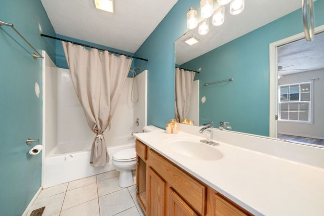 119 Liverpool Drive SE, Poplar Grove, IL 61065