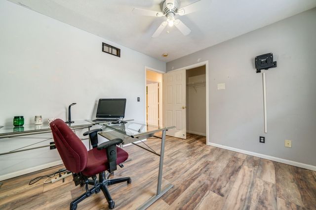 119 Liverpool Drive SE, Poplar Grove, IL 61065