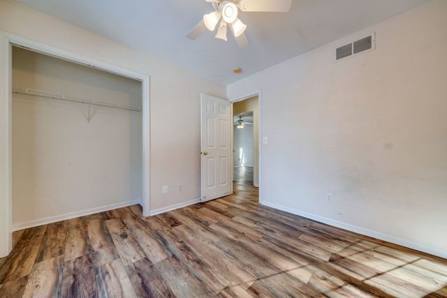 119 Liverpool Drive SE, Poplar Grove, IL 61065