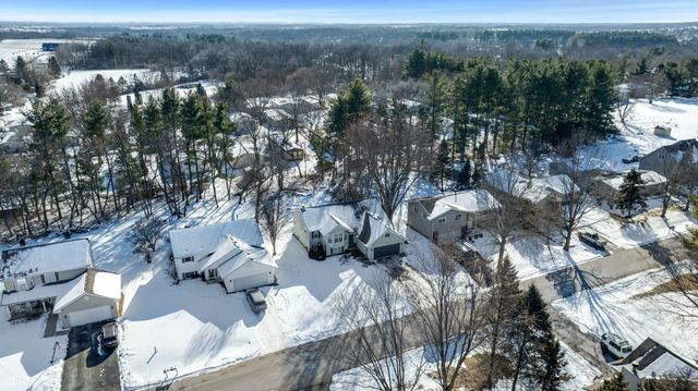 119 Liverpool Drive SE, Poplar Grove, IL 61065