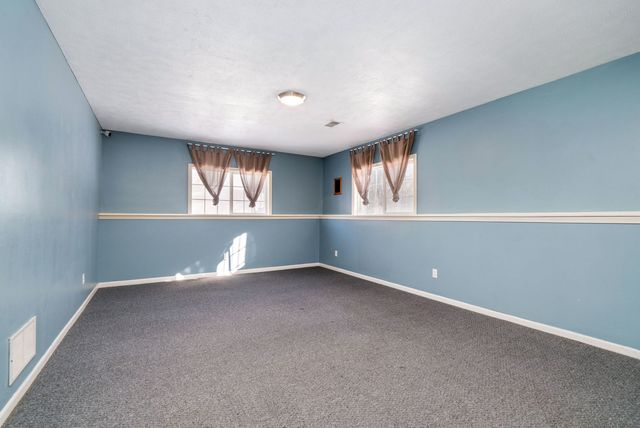 119 Liverpool Drive SE, Poplar Grove, IL 61065