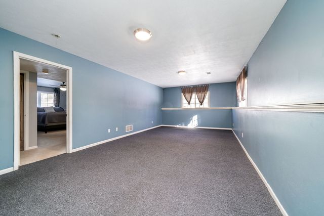 119 Liverpool Drive SE, Poplar Grove, IL 61065