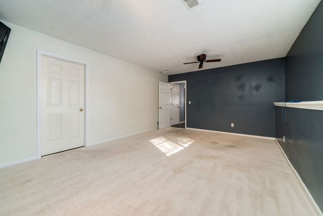 119 Liverpool Drive SE, Poplar Grove, IL 61065