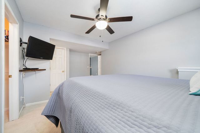 119 Liverpool Drive SE, Poplar Grove, IL 61065